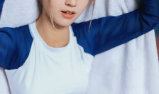 亲胸摸胸视频,情感表达还是道德边界？